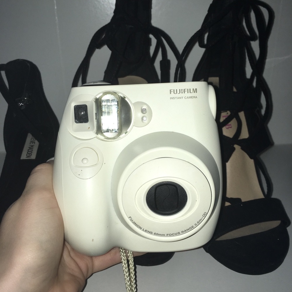 7S Fuji -takes mini film